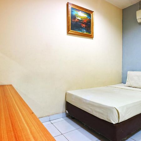Sabrina Guest House Jacarta Exterior foto