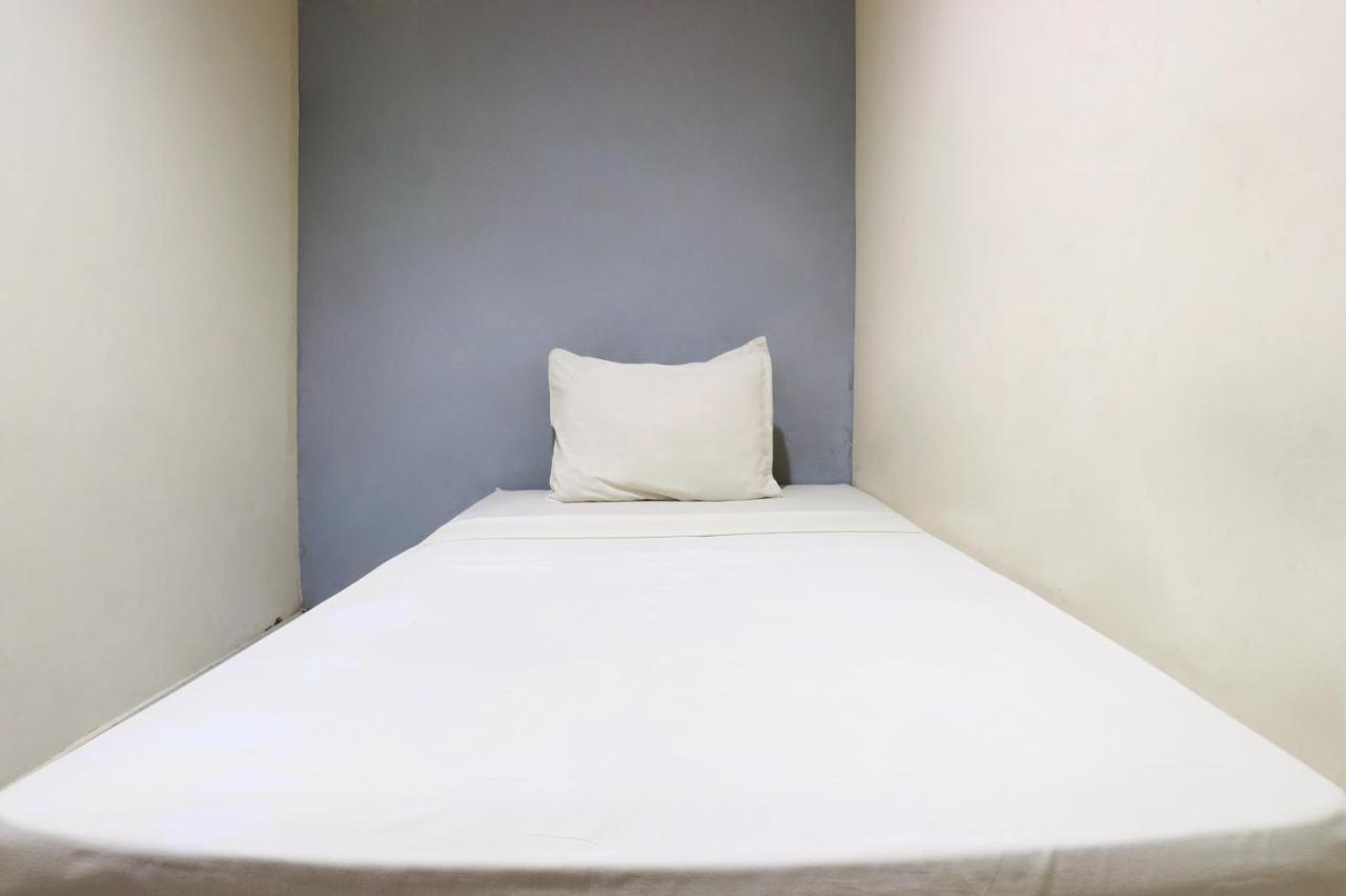 Sabrina Guest House Jacarta Exterior foto