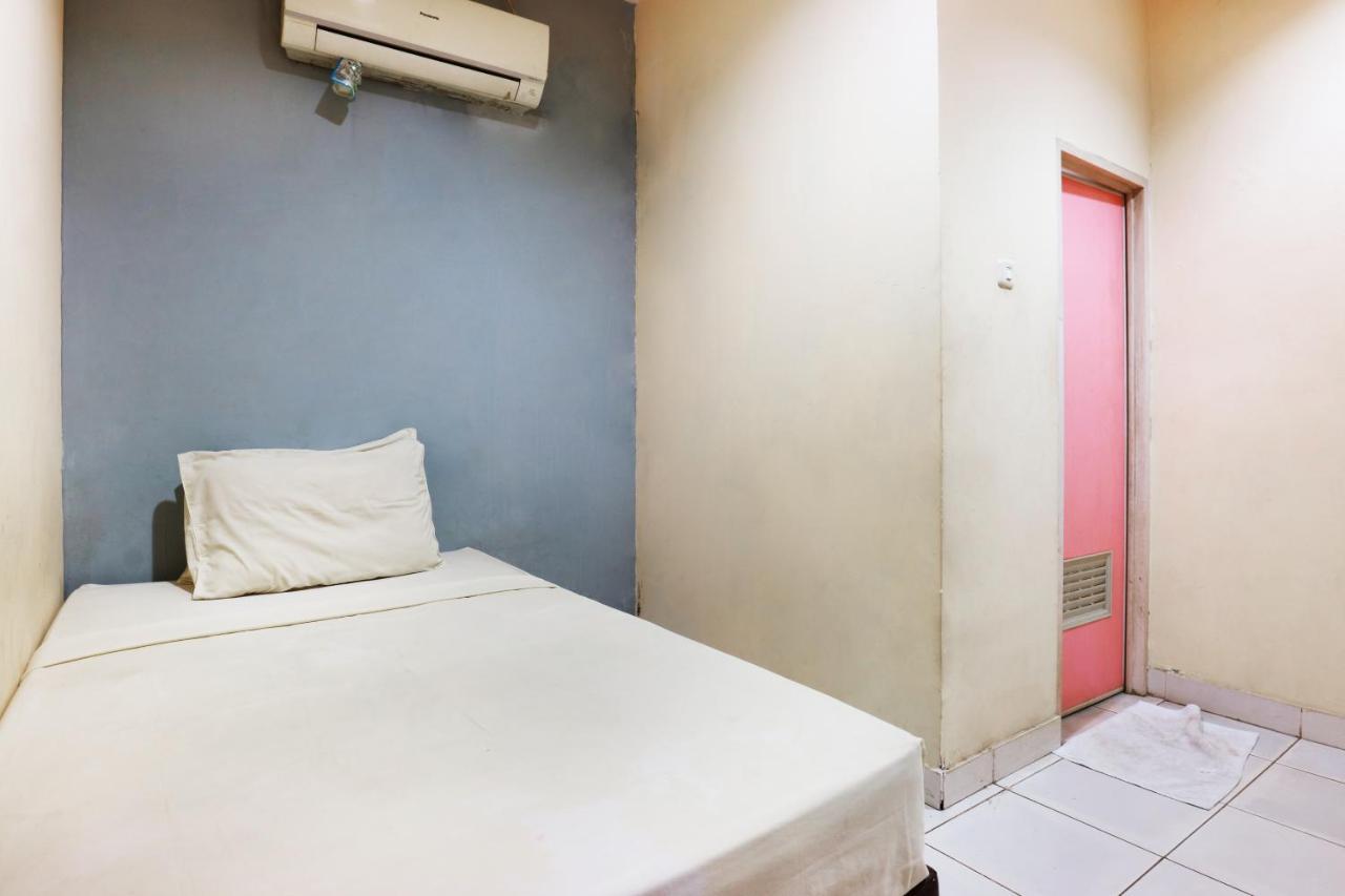 Sabrina Guest House Jacarta Exterior foto