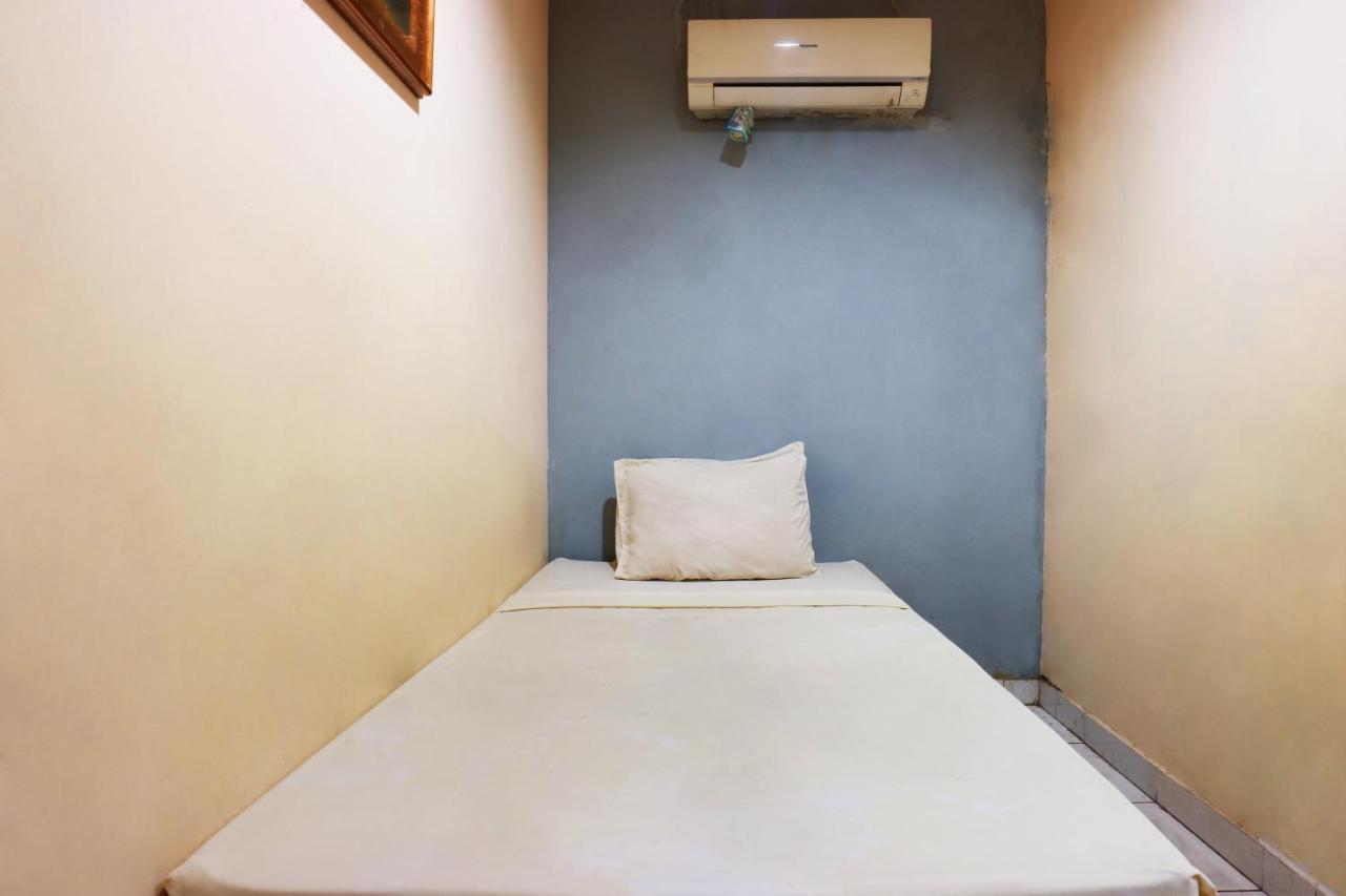 Sabrina Guest House Jacarta Exterior foto