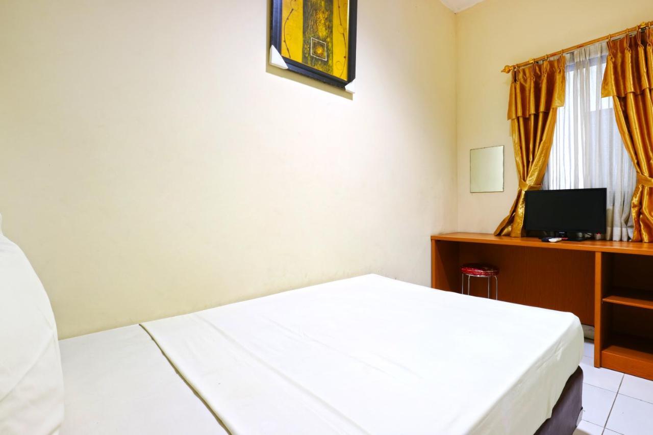 Sabrina Guest House Jacarta Exterior foto
