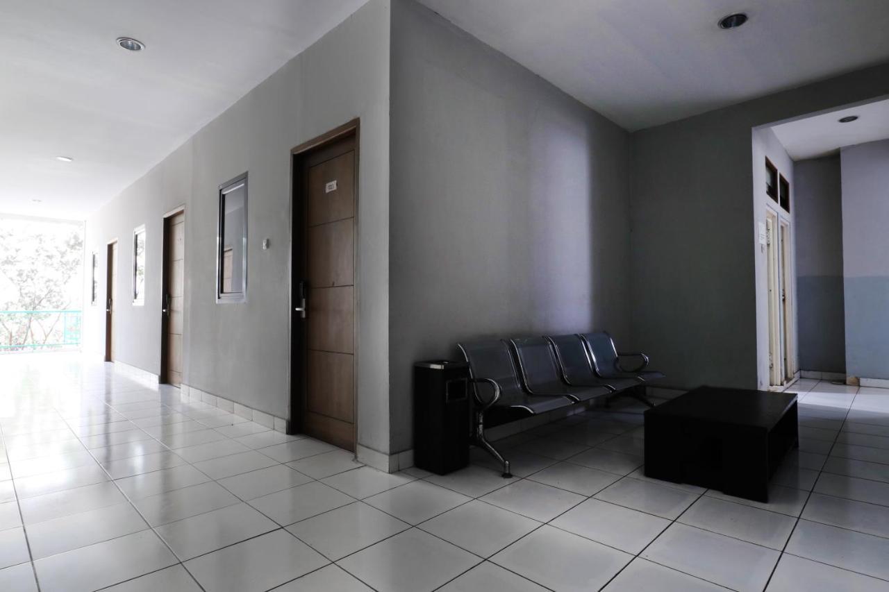 Sabrina Guest House Jacarta Exterior foto